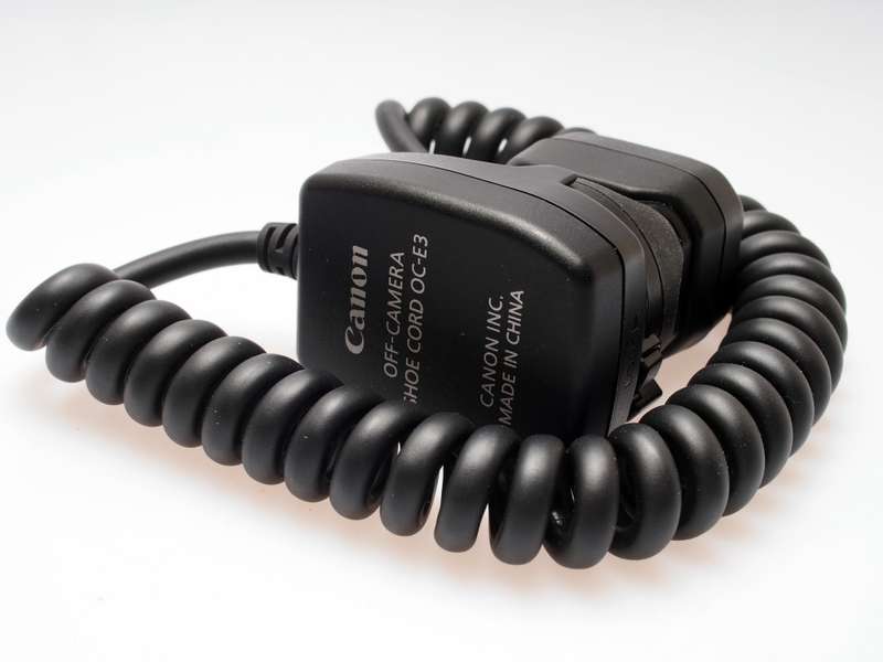 Canon OC-E3 Off Camera Shoe Cord 3 - TTL Off-Camera Flash Cable for EOS Cameras