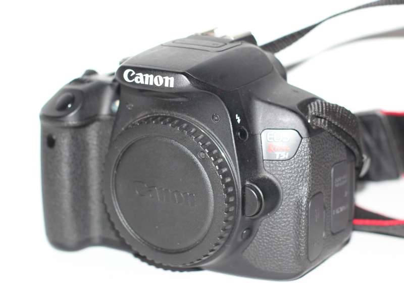 Canon EOS Rebel T5i 18.0 MP CMOS Digital SLR (BODY)