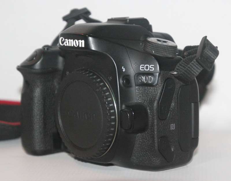 Canon EOS 80D DSLR Camera Body with 24.2 Megapixel (APS-C) CMOS Sensor and Dual Pixel CMOS AF