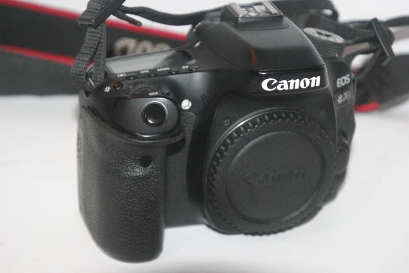 Canon EOS 80D DSLR Camera Body with 24.2 Megapixel (APS-C) CMOS Sensor and Dual Pixel CMOS AF