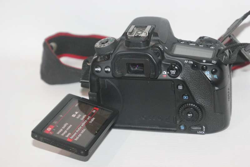 Canon EOS 80D DSLR Camera Body with 24.2 Megapixel (APS-C) CMOS Sensor and Dual Pixel CMOS AF