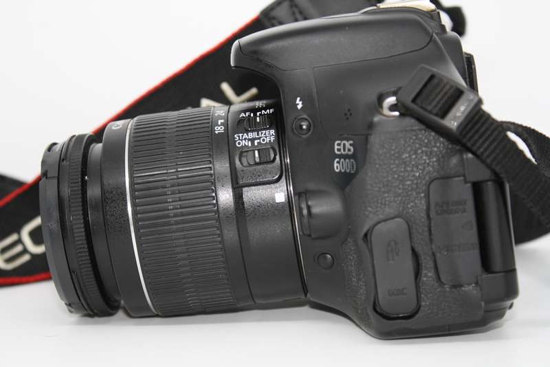 Canon EOS 600D 18MP Digital SLR Camera, FHD MOVIES , 18-55mm III Lens, CHARGER , Very Good Condition