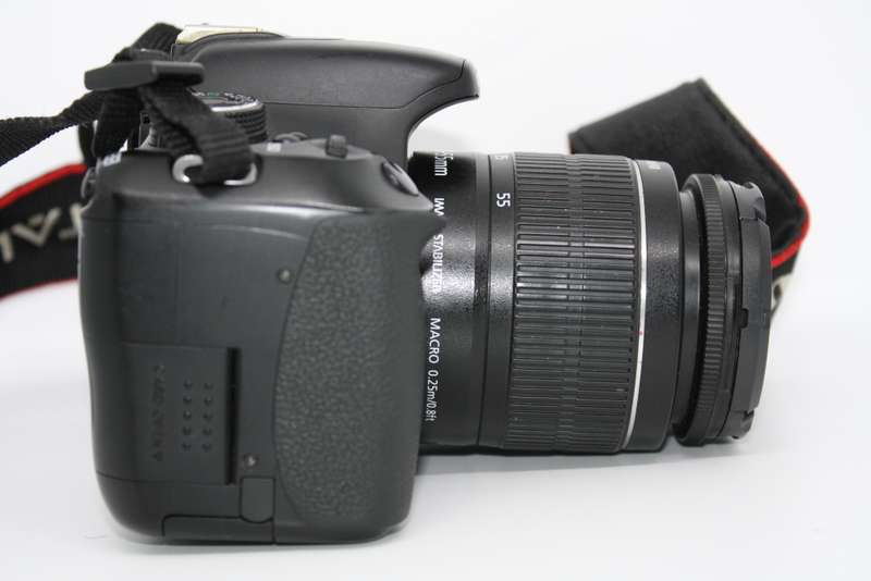Canon EOS 600D 18MP Digital SLR Camera, FHD MOVIES , 18-55mm III Lens, CHARGER , Very Good Condition