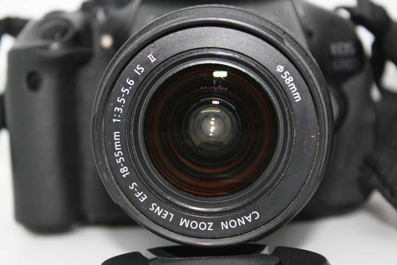 Canon EOS 600D 18MP Digital SLR Camera, FHD MOVIES , 18-55mm III Lens, CHARGER , Very Good Condition