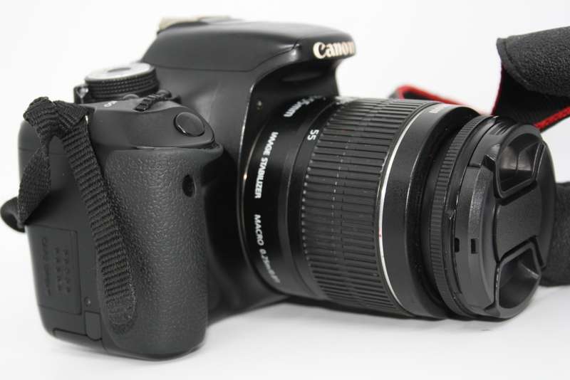 Canon EOS 600D 18MP Digital SLR Camera, FHD MOVIES , 18-55mm III Lens, CHARGER , Very Good Condition