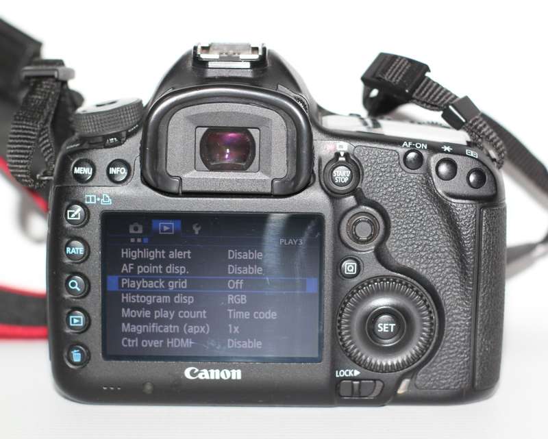 Canon EOS 5D Mark III 22.3 MP Full Frame CMOS with 1080p Full-HD Video Mode Digital SLR Camera (Body