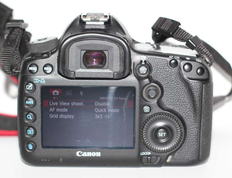 Canon EOS 5D Mark III 22.3 MP Full Frame CMOS with 1080p Full-HD Video Mode Digital SLR Camera (Body