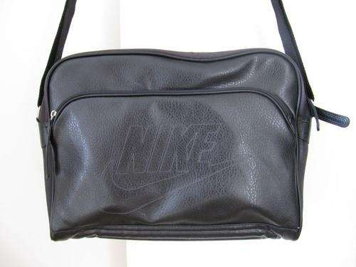 Nike Black Shoulder bag for Laptop 13.3 or 15.4 Inch