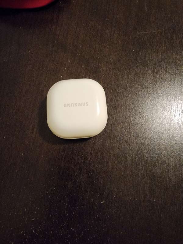 Samsung Galaxy Buds 2 with extra ear tips + 3 in 1 Wireless Charger