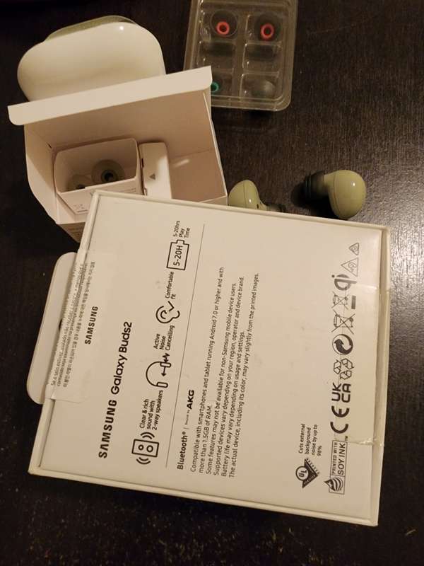 Samsung Galaxy Buds 2 with extra ear tips + 3 in 1 Wireless Charger