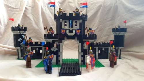 LEGO Black Monarch's Castle 6085 (1988)