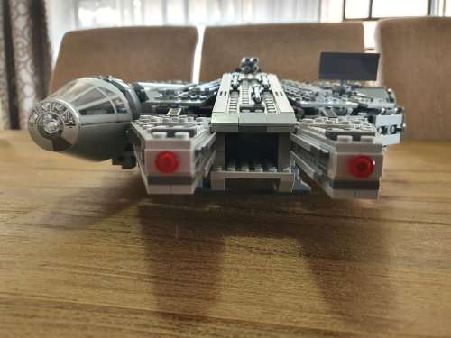LEGO Millennium Falcon 75105-1 (2015)