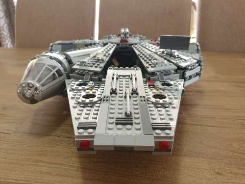 LEGO Millennium Falcon 75105-1 (2015)