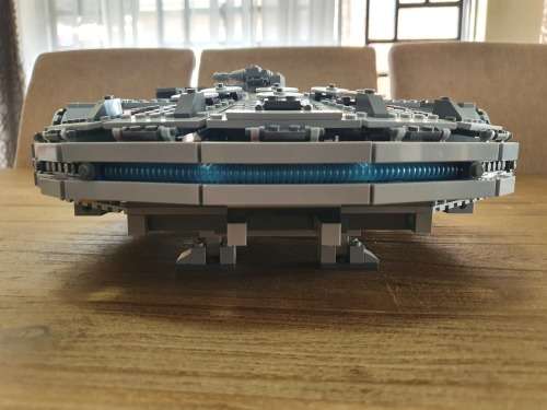 LEGO Millennium Falcon 75105-1 (2015)