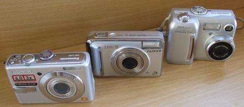 LATE ENTRY! 3X DIGITAL CAMERA'S - 2X INCLUDES MEMORY CARDS- NIKON, PANASONIC & FUJIFILM
