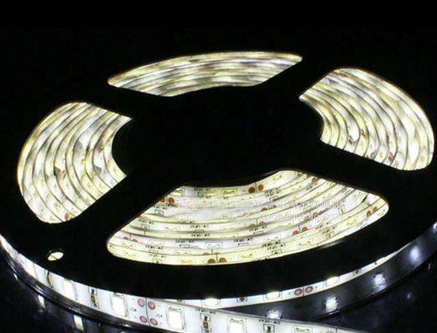 Superbright 5METER 300 Cool white LED Flexible Light Strip ( sold 1000/s to shop fitting company )
