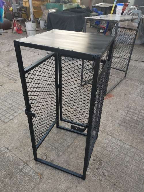 Single 19kg has bottle cage