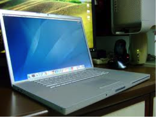Macbook pro 15"inch, 2core duo, 2.4GHz. 250gig hardrive (AS NEW)