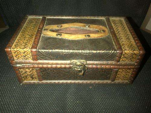 WOODEN TISSUE BOX WITH LOTS OF DETAIL!!!!!!!!!!!!!CRAZY R1 START