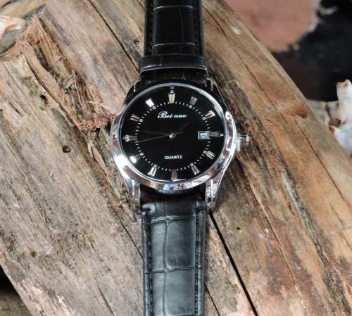 Beinuo Unisex Business Watch with Leather Strap.