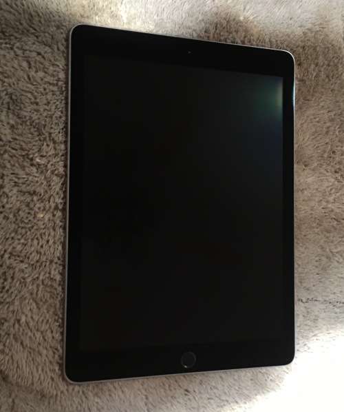 9.7-inch iPad Pro Wi-Fi 32 GB - Space Grey