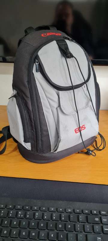 Canon 7D Body with Canon EFS 18 - 200mm Lens