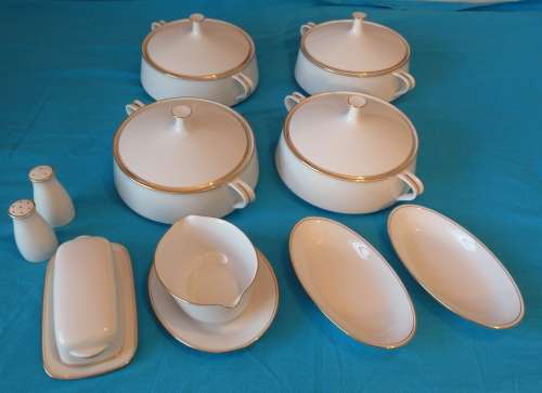 Noritake (RC 8155) 81 piece dinner service and coffee set