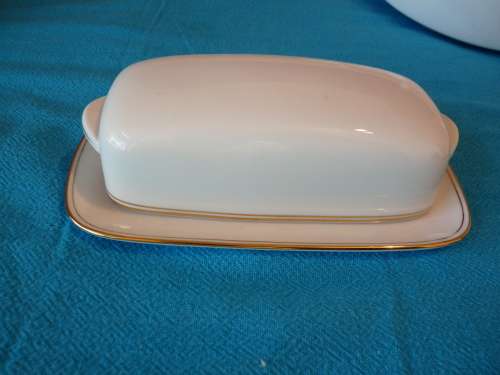 Noritake (RC 8155) 81 piece dinner service and coffee set