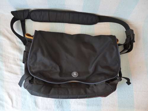 LOW PRICE!! CRUMPLER laptop bag - Practically NEW!