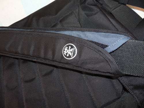 LOW PRICE!! CRUMPLER laptop bag - Practically NEW!