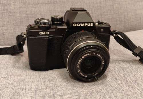 Olympus OMD E-M10ii Mirrorless Digital Camera