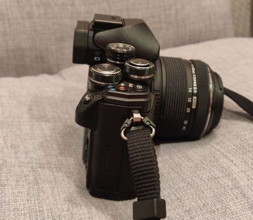 Olympus OMD E-M10ii Mirrorless Digital Camera