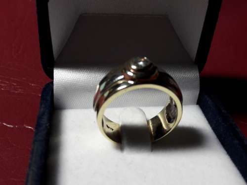 9 ct Solid Gold Ring with Diamond