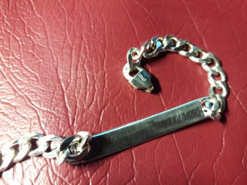 LOVELY SOLID STERLING SILVER NAME BRACELET IN EXCELLENT CONDITION