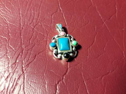 LOVELY SOLID STERLING SILVER PENDANT  WITH COLORFUL GEMS IN EXCELLENT CONDITION