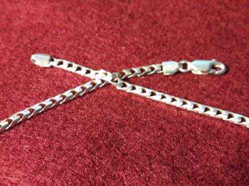 LOVELY LONG SOLID GENUINE STERLING SILVER NECKLACE WITH ITALIAN CLASP IN PERFECT CONDITION