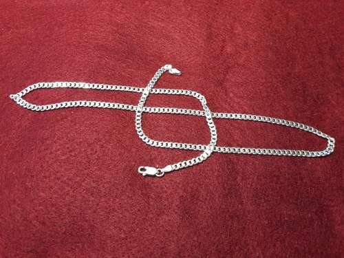 LOVELY SOLID GENUINE STERLING SILVER NECKLACE WITH ITALIAN CLASP IN PERFECT CONDITION