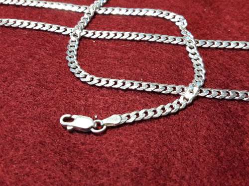 LOVELY SOLID GENUINE STERLING SILVER NECKLACE WITH ITALIAN CLASP IN PERFECT CONDITION
