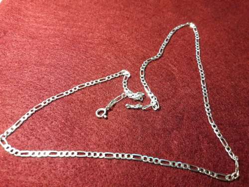 LOVELY SOLID GENUINE STERLING SILVER NECKLACE IN EXCELLENT CONDITION