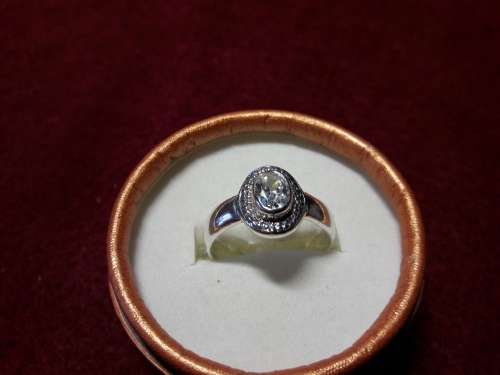 BEAUTIFUL SOLID GENUINE STERLING SILVER RING IN PERFECT CONDITION