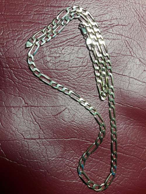 LOVELY 9 CT SOLID GENUINE GOLD NECKLACE WITH ITALIAN CLASP IN PERFECT CONDITION