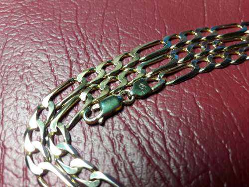 LOVELY 9 CT SOLID GENUINE GOLD NECKLACE WITH ITALIAN CLASP IN PERFECT CONDITION