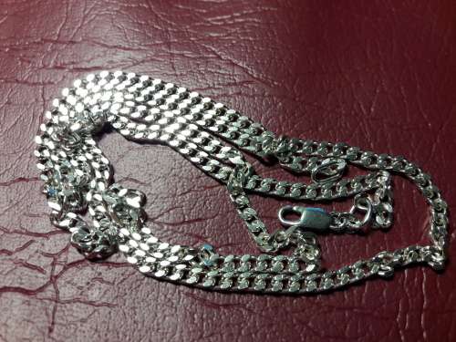 LOVELY LONG SOLID GENUINE STERLING SILVER NECKLACE WITH ITALIAN CLASP IN PERFECT CONDITION
