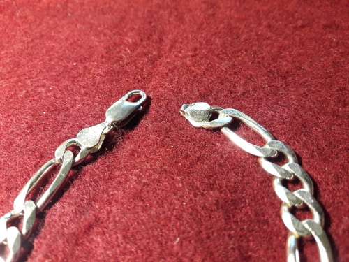 LOVELY STRONG SOLID GENUINE STERLING SILVER BRACELET IN EXCELLENT CONDITION