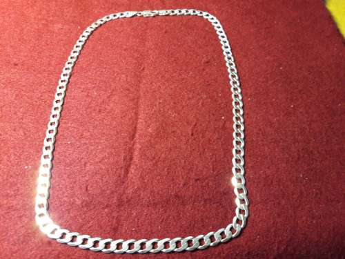 LOVELY SOLID GENUINE STERLING SILVER NECKLACE IN EXCELLENT CONDITION