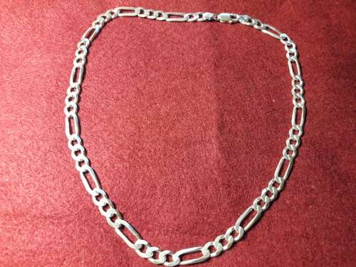 LOVELY SOLID GENUINE STERLING SILVER NECKLACE IN PERFECT CONDITION