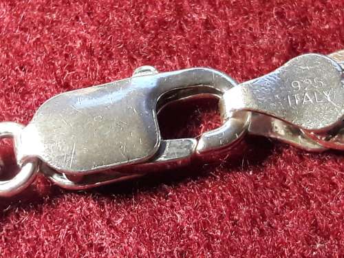 LOVELY SOLID GENUINE STERLING SILVER NECKLACE IN PERFECT CONDITION