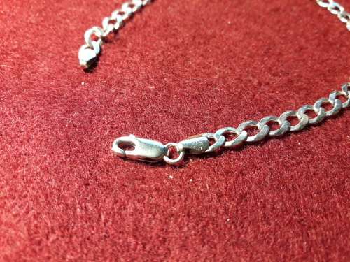LOVELY SOLID GENUINE STERLING SILVER BRACELET WITH ITALIAN CLASP IN EXCELLENT CONDITION