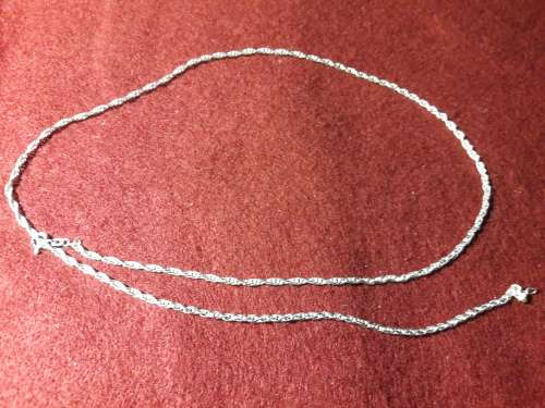 LOVELY SOLID GENUINE STERLING SILVER NECKLACE  IN PERFECT CONDITION