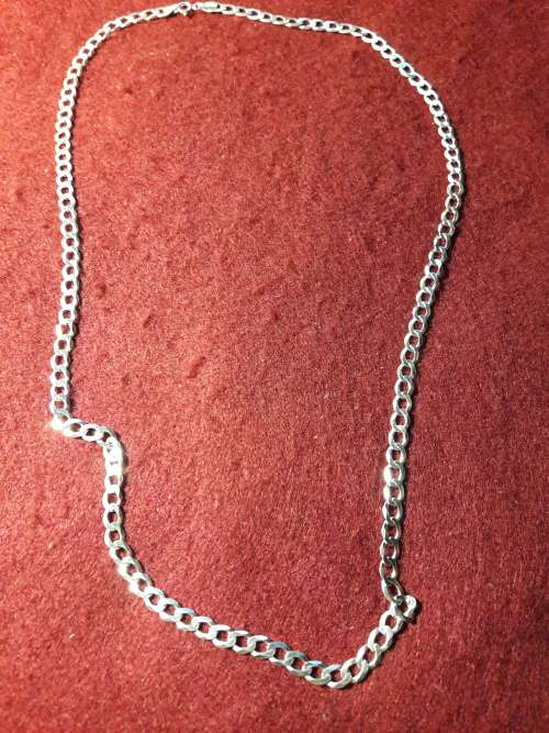 LOVELY SOLID GENUINE STERLING SILVER NECKLACE WITH ITALIAN CLASP IN PERFECT CONDITION